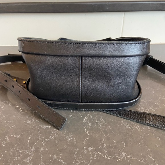 Madewell Black Crossbody Bag with Gold Hardware - Picture 4 of 10